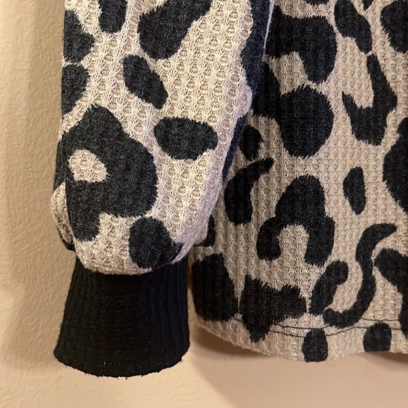 BiBi Leopard Top - New w/o Tags - Picture 2 of 4